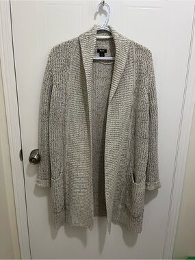 ROOTS Cardigan in Oatmeal Colour Sz Small.